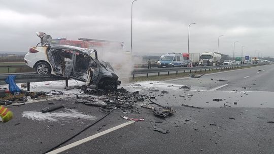 Tragiczny wypadek na S19 pod Rzeszowem. Zderzenie trzech aut, jedno stanęło w ogniu