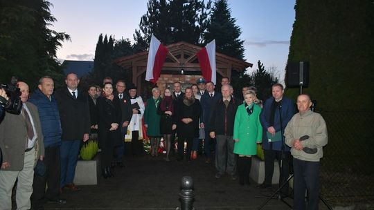 Uroczysta wieczornica w Zadusznikach połączona z odsłonięciem popiersia Ignacego Łukasiewicza