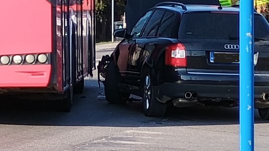 UWAGA Wypadek w Mielcu.  Ruch wahadłowy, 2 osoby ranne