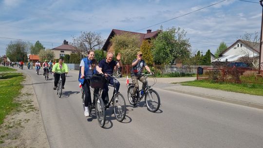 VIII rajd rowerowy w Dniu Flagi RP. Rekordowa liczba uczestników [ZDJĘCIA]