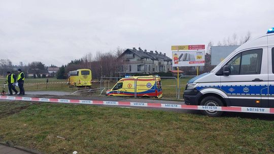 Wypadek autokaru na jednym z rond w Rzeszowie. Pojazd wypadł z jezdni Wypadek autokaru na jednym z rond w Rzeszowie. Pojazd wypadł z jezdni