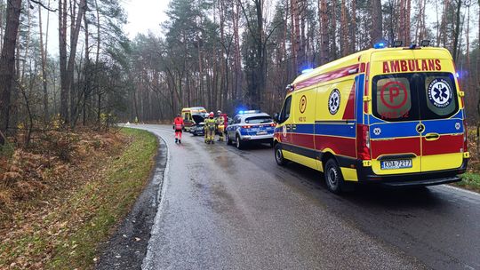 Wypadek na pograniczu województw, w akcji strażacy z Dąbrowy Tarnowskiej i Mielca. Są osoby poszkodowane! Wypadek na pograniczu województw, w akcji strażacy z Dąbrowy Tarnowskiej i Mielca. Są osoby poszkodowane!