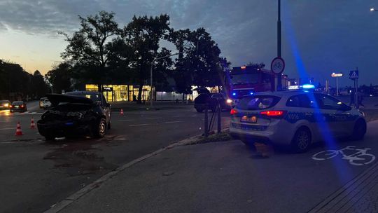 Wypadek w Mielcu. Przejazd na czerwonym świetle