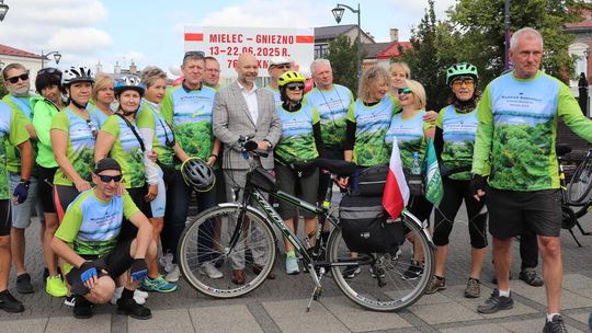 Wystartowała wyprawa rowerowa do Gniezna