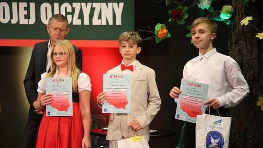 XV Jubileuszowa Edycja Powiatowego Konkursu Poezji i Piosenki „Barwy Mojej Ojczyzny”. XV Jubileuszowa Edycja Powiatowego Konkursu Poezji i Piosenki „Barwy Mojej Ojczyzny”.