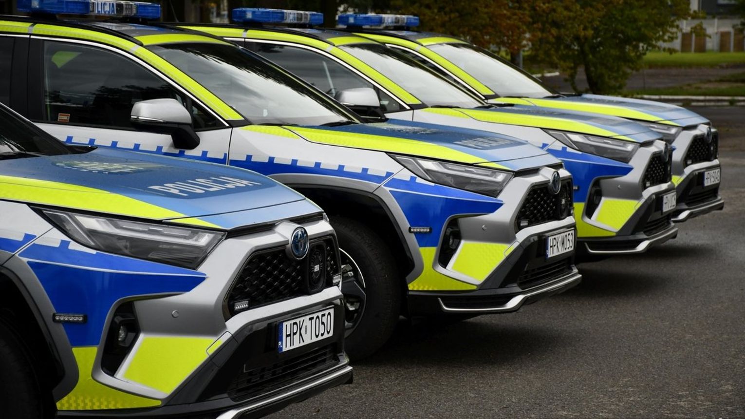 16 nowych radiowozów Toyota RAV4 na drogach Podkarpacia
