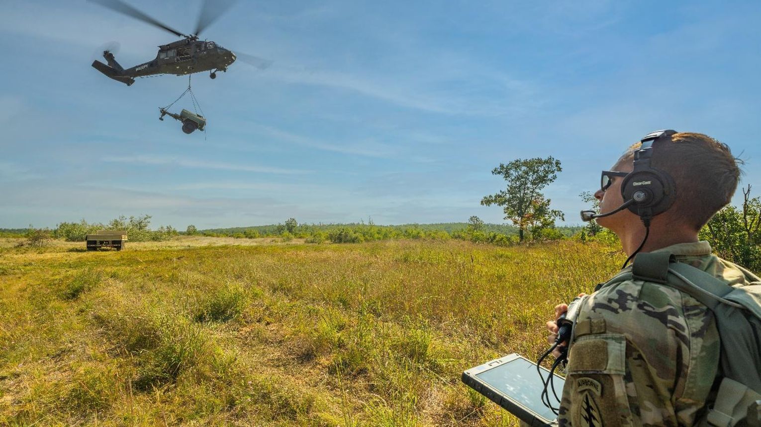 Amerykański żołnierz jako pierwszy zaplanował i przeprowadził autonomiczne misje Black Hawk z wykorzystaniem technologii MATRIX™ podczas ćwiczeń Northern Strike 25-2