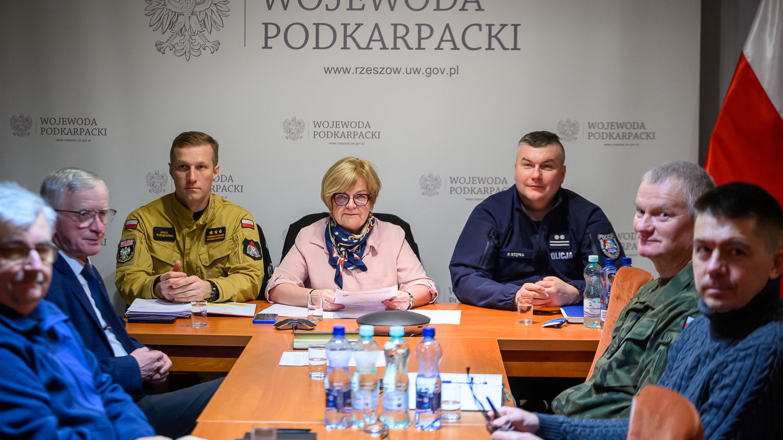 Bezpieczeństwo mieszkańców Podkarpacia w czasie silnych mrozów. Spotkanie sztabu kryzysowego!