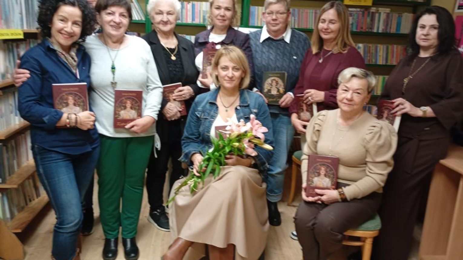 Biblioteka lasem pachnąca. Spotkanie autorskie z Mają Drozd w Podleszanach.