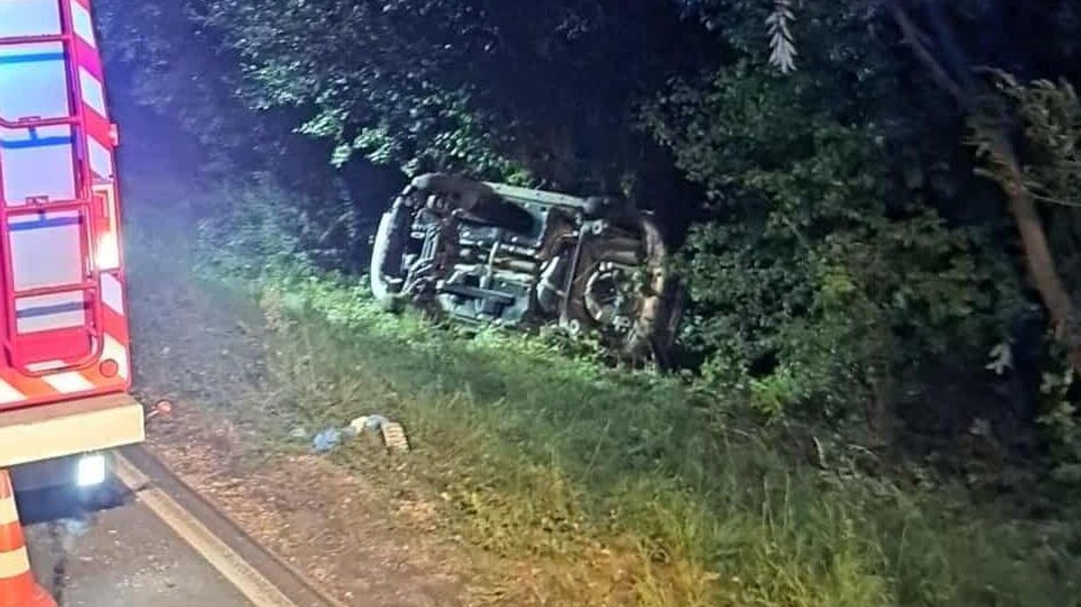 Dachowanie samochodu w Nowej Jastrząbce. Utrudnienia na trasie między Mielcem a Lisią Górą