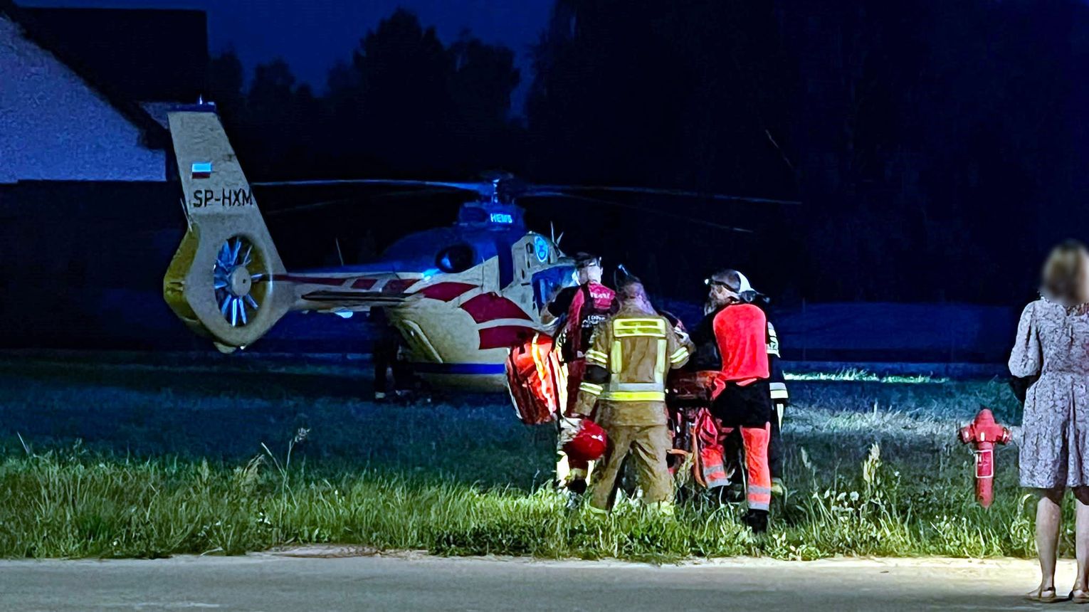 Dramatyczny wypadek w Gorzycach! Dwoje nastolatków spadło z hulajnogi, 15-latkę zabrał śmigłowiec LPR