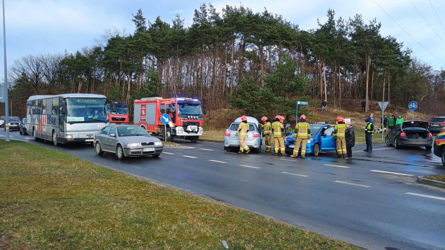 Dwie osoby poszkodowane w wypadku na Królowej Jadwigi w Mielcu