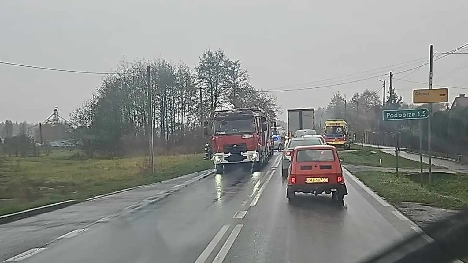 Dwie osoby trafiły do szpitala po wypadku w Zgórsku