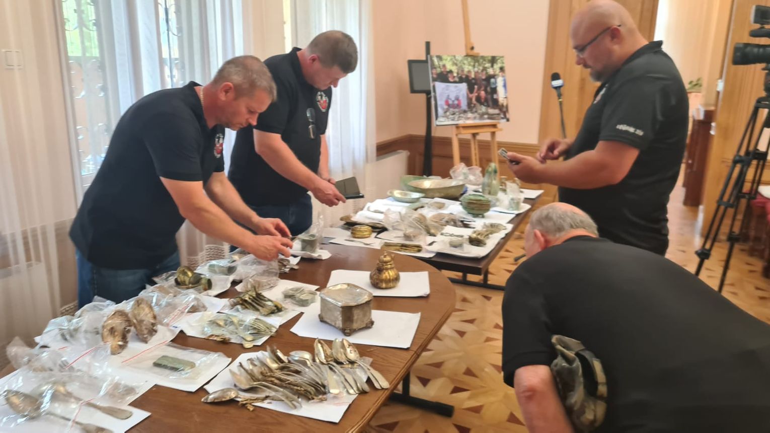 Dworska zastawa odnaleziona. Historyczne odkrycie na ziemi mieleckiej