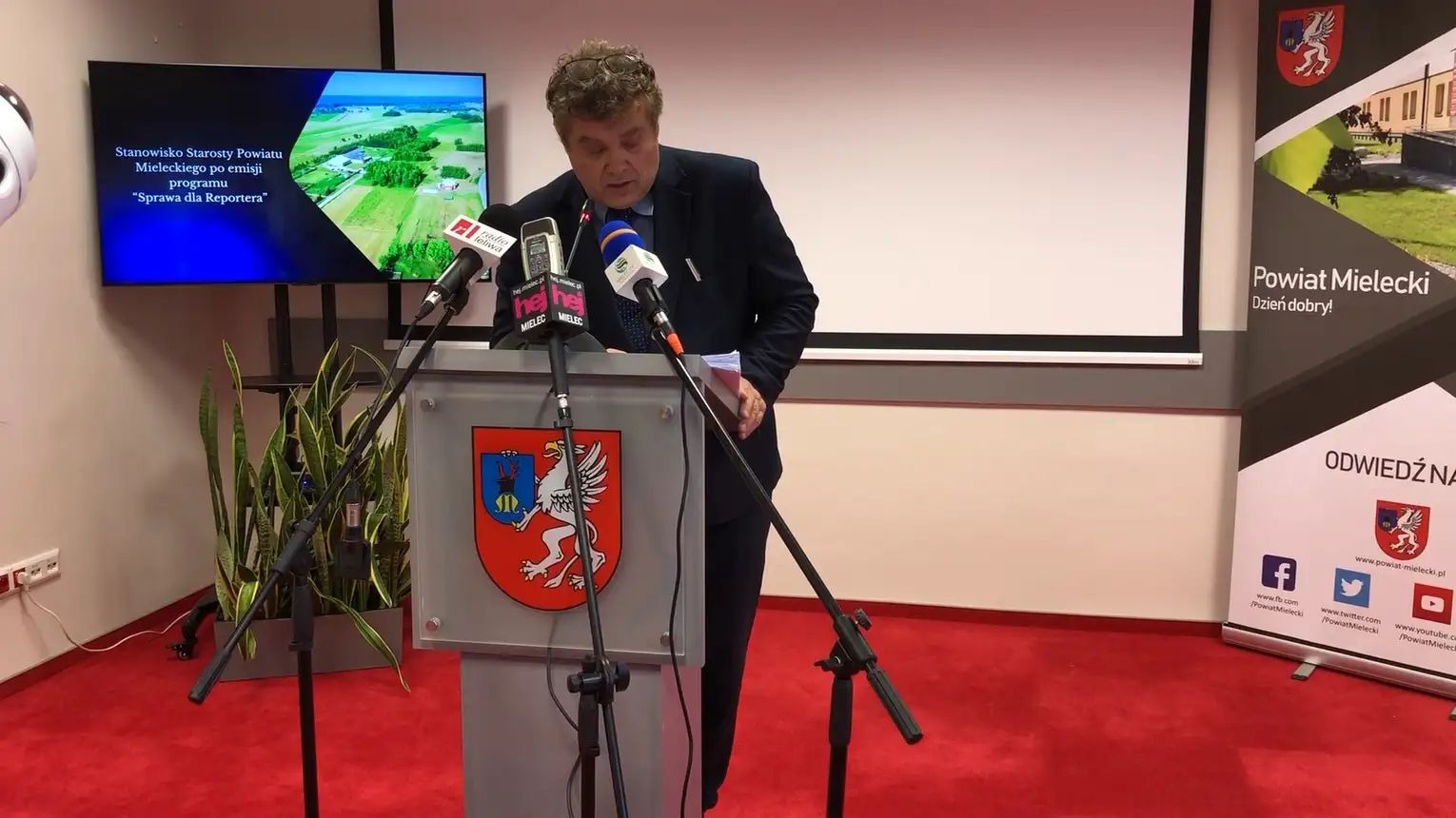 Konferencja prasowa w Starostwie Mieleckim nt. scalenia gruntów po emisji materiału w programie "Sprawa dla reportera"