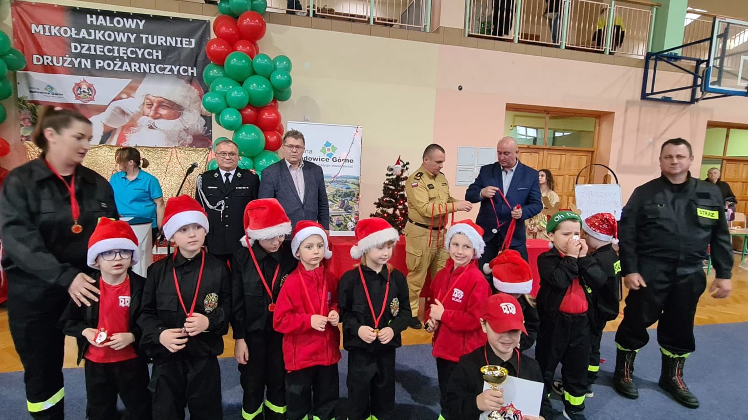 II Halowy Mikołajkowy Turniej Drużyn Pożarniczych w Wadowicach Górnych