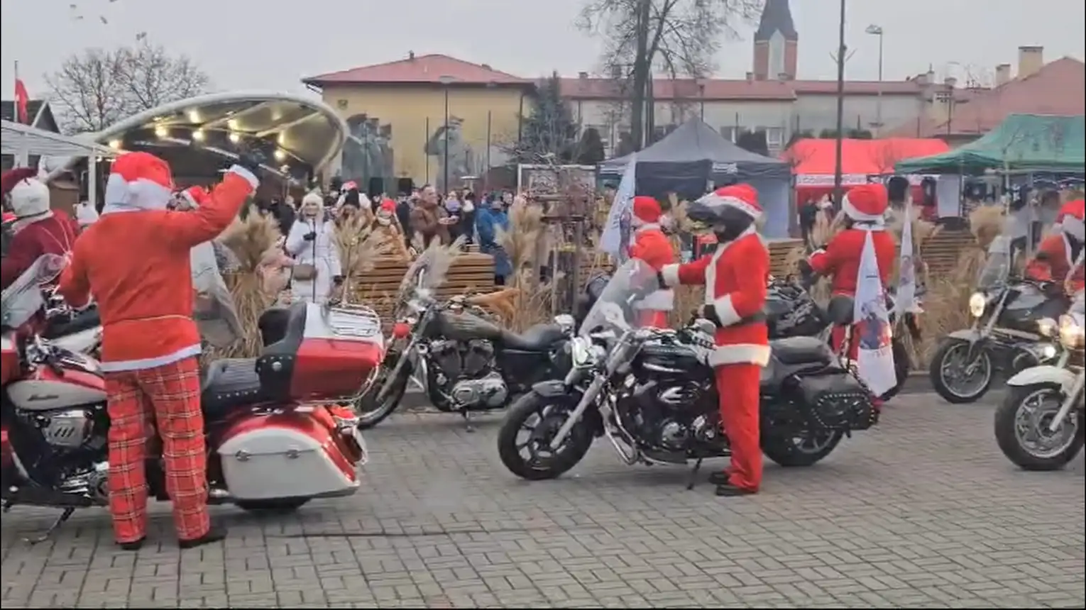 Jarmark Mikołajkowy na Placu Generała Sikorskiego w Tuszowie Narodowym