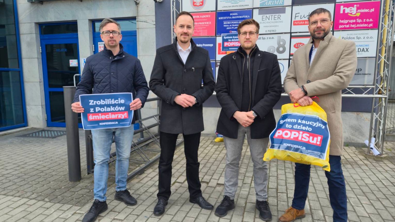 Konfederacja krytykuje system kaucyjny. „Koszty i chaos zamiast ekologii”