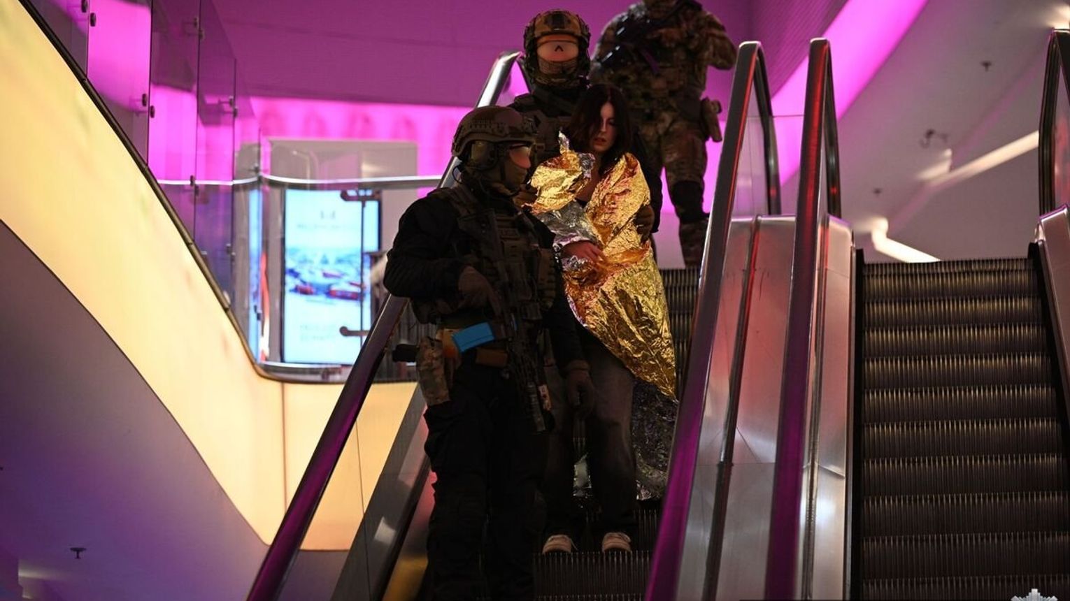 Kontrterroryści w galerii handlowej. Symulacja zdarzenia typu „Active Shooter” [WIDEO] [ZDJĘCIA]