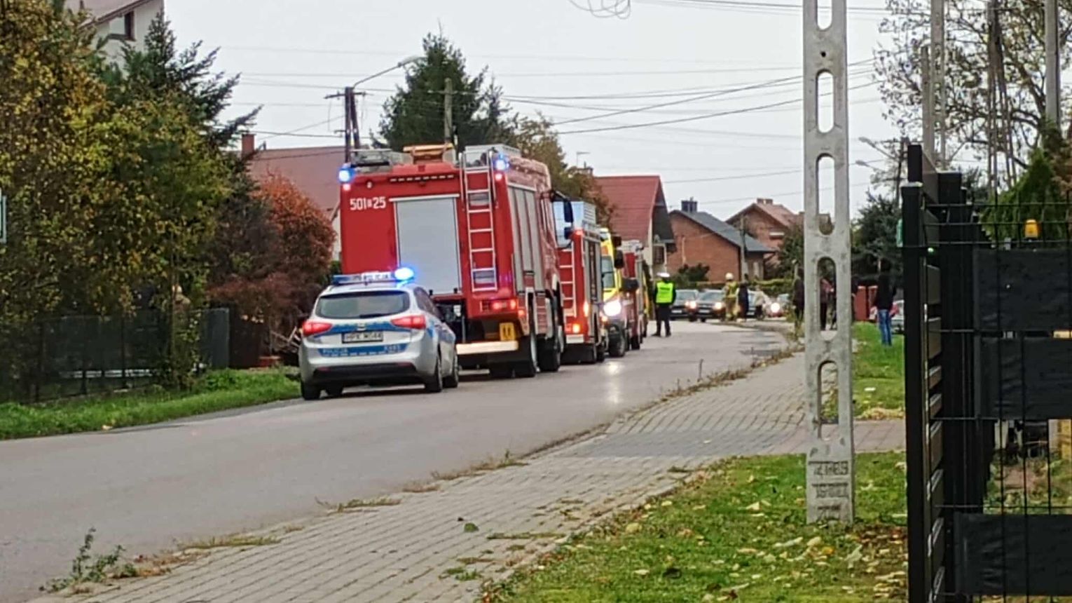 Książnice. BMW uderzyło w ogrodzenie. Dwie osoby pod opieką medyków!