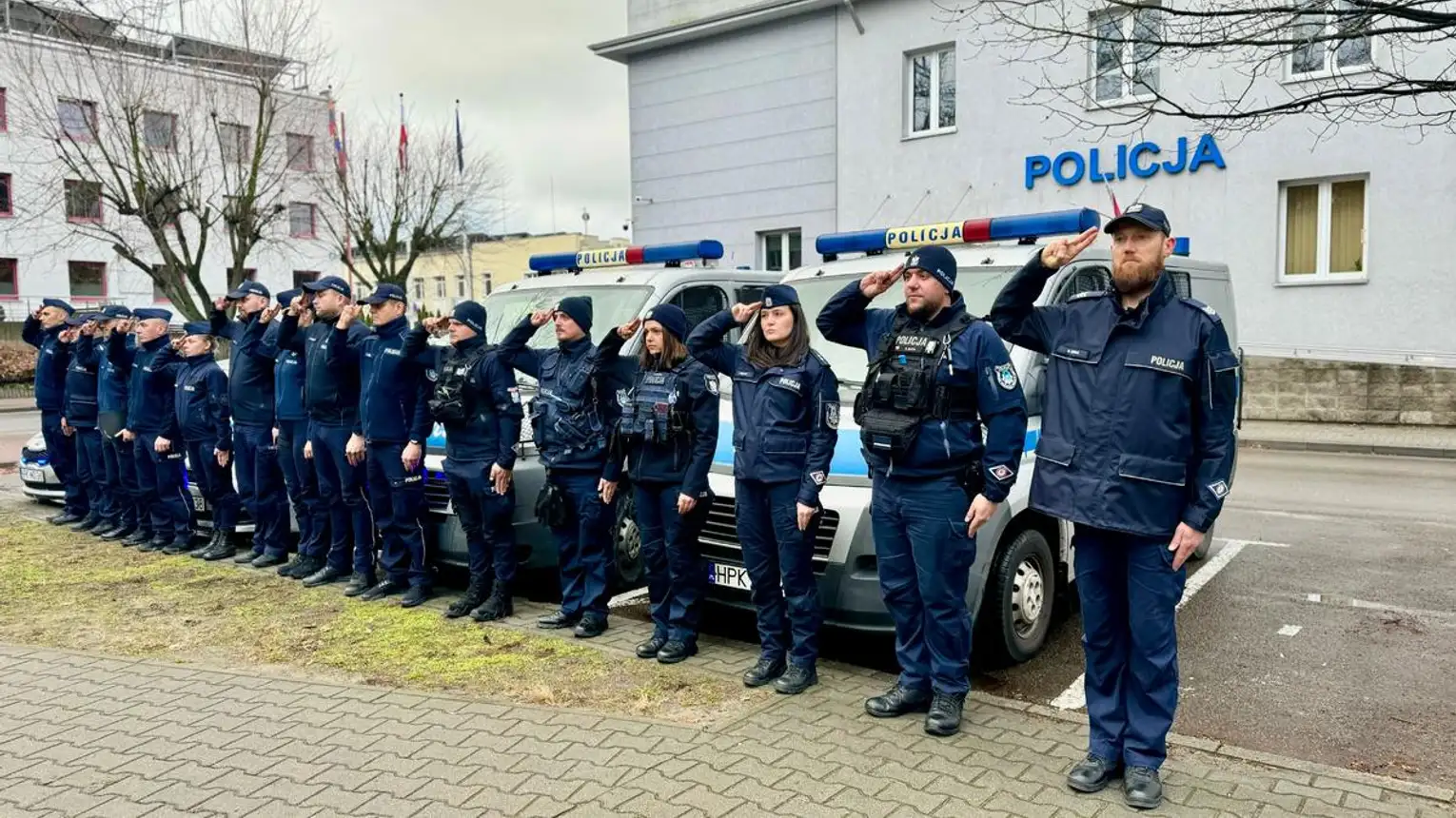 Mieleccy policjanci oddali hołd śp. asp. szt. Mateuszowi Biernackiemu