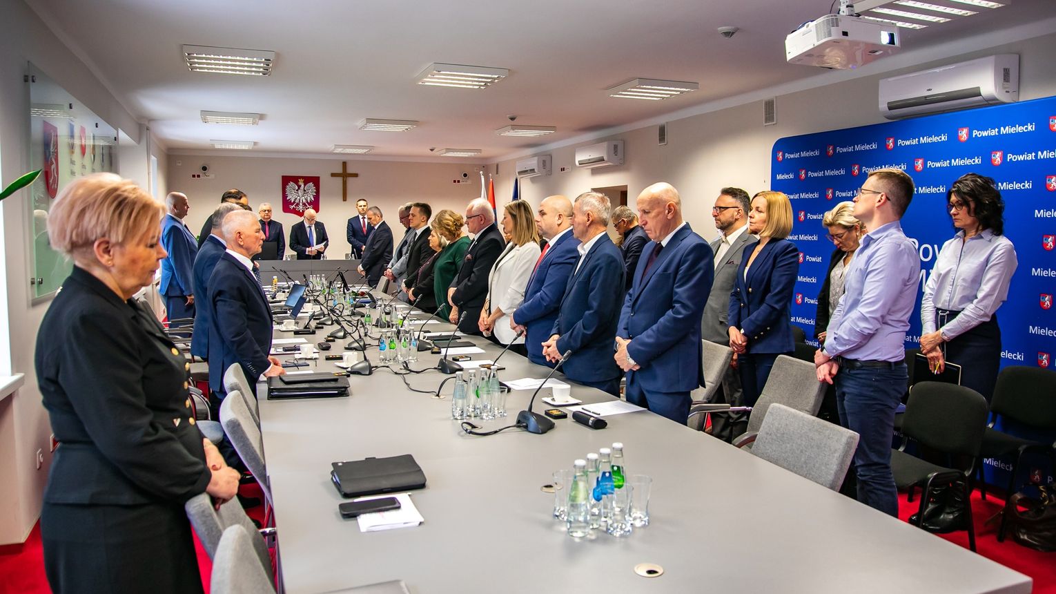 Minuta ciszy początkiem obradXXVI Sesji Rady Powiatu Mieleckiego