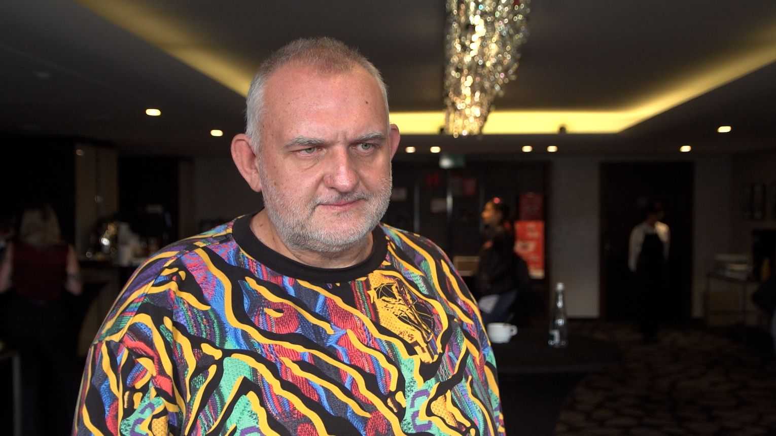 Młodzież prosi sztuczną inteligencję nie tylko o pomoc w lekcjach. Radzi się też w codziennych problemach