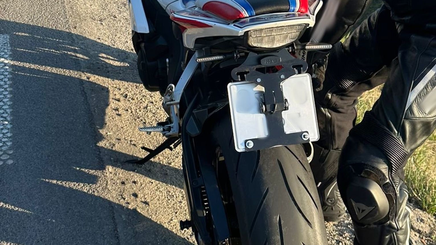 Motocyklista złapany. To co miał zaskoczyło nawet policjantów.