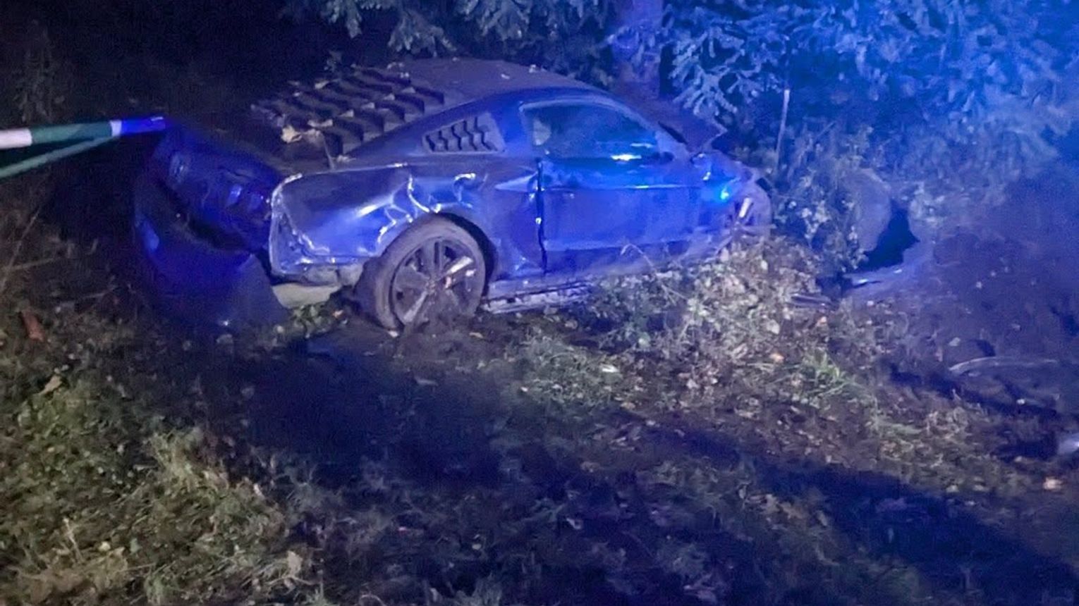 Mustang w rowie. Zdarzenie drogowe w Piątkowcu