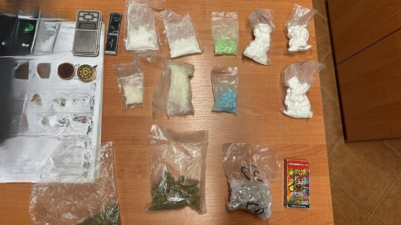 Narkotykowy arsenał przy 25-latku z powiatu dębickiego! Marihuana, amfetamina, mefedron i ecstasy