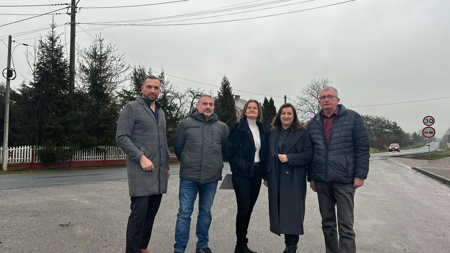 Nowy asfalt w Zgórsku i Janowcu już jest