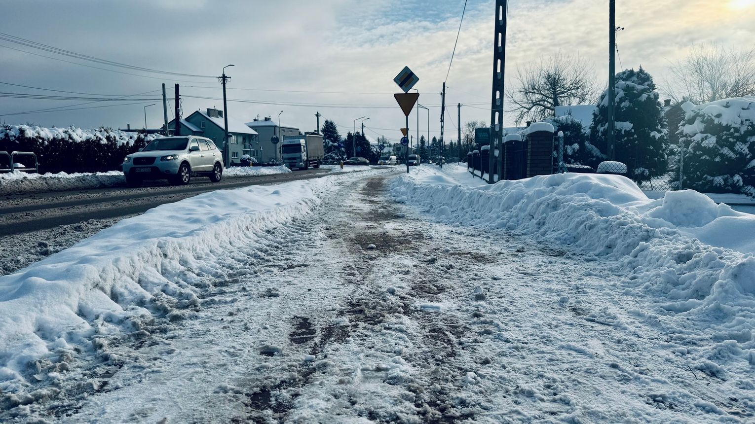 Od środy Mielec zmagał się z intensywnym atakiem zimy