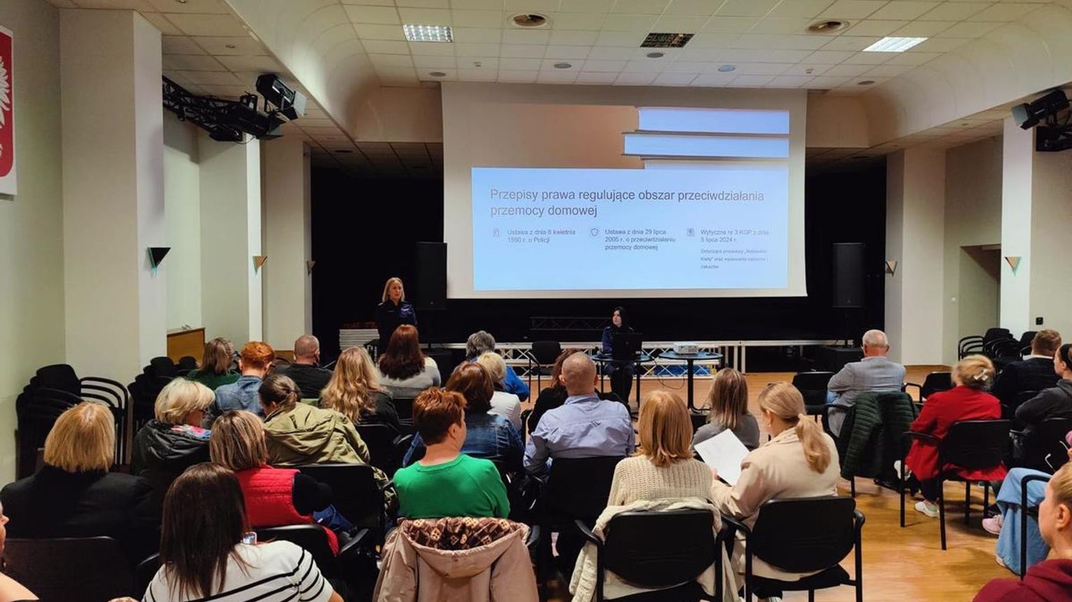 Policjantki przeprowadziły szkolenie dla pracowników SCK w Mielcu