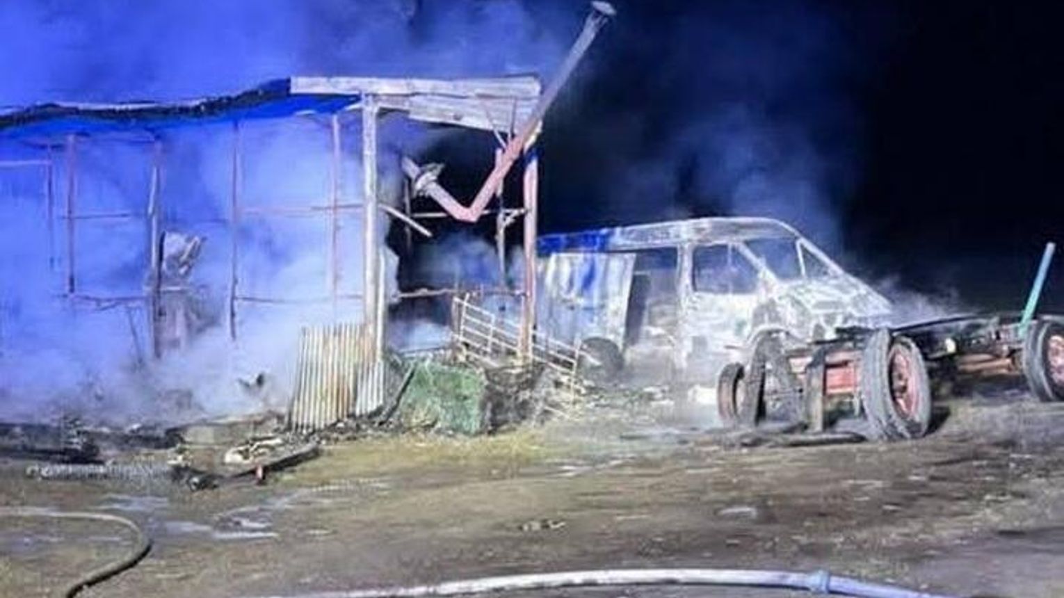 Pożar w powiecie tarnobrzeskim. Spłonęły zabudowania gospodarcze i pojazdy