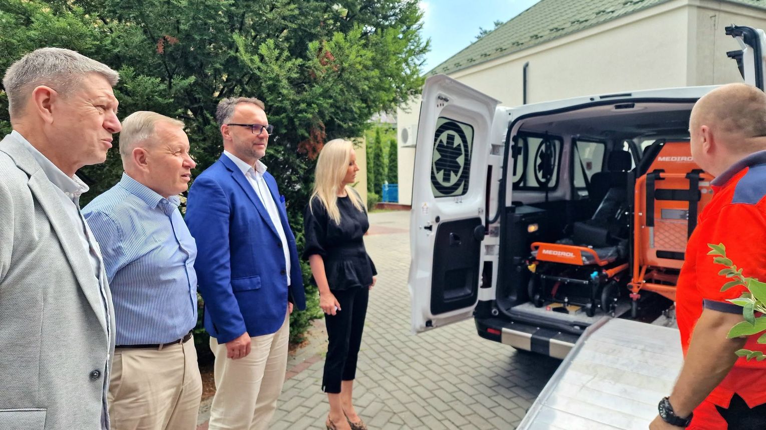 Prezent. Nowe auto do transportu pacjentów w mieleckim Szpitalu