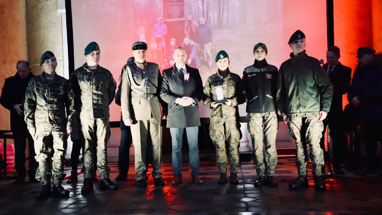 Przekazanie Ognia Niepodległości. Mielec wypełniony duchem patriotyzmu.