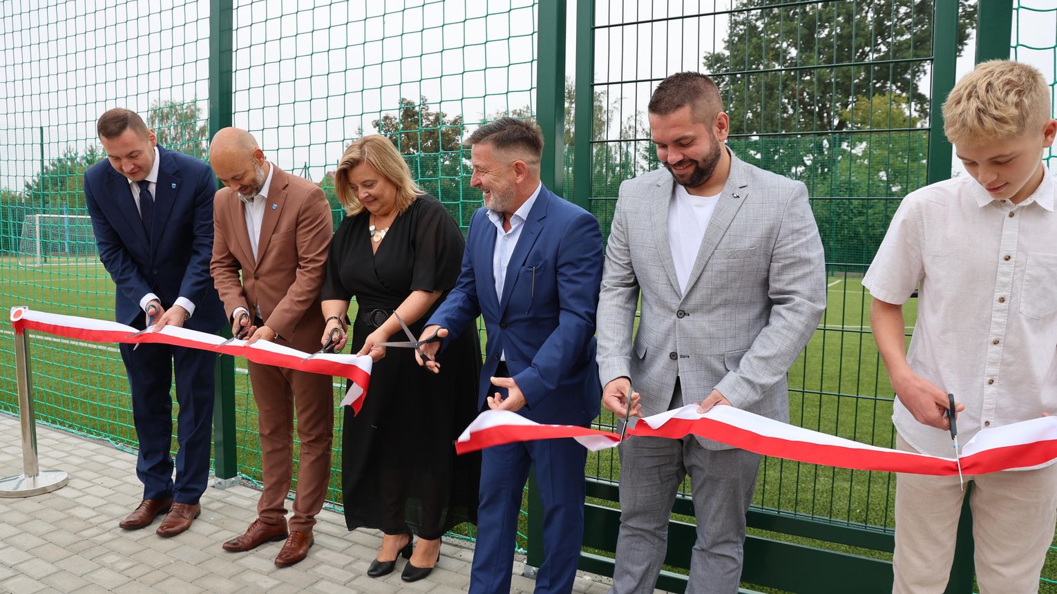 Przy Szkole Podstawowej nr 13 oficjalnie otwarto nowe boisko