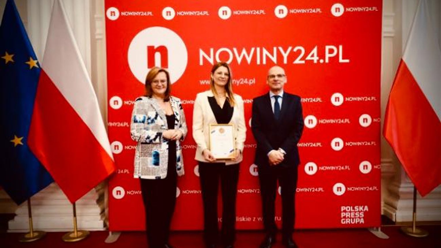 SMS Stal Mielec ze statuetką „Szkoły Roku” w powiecie mieleckim