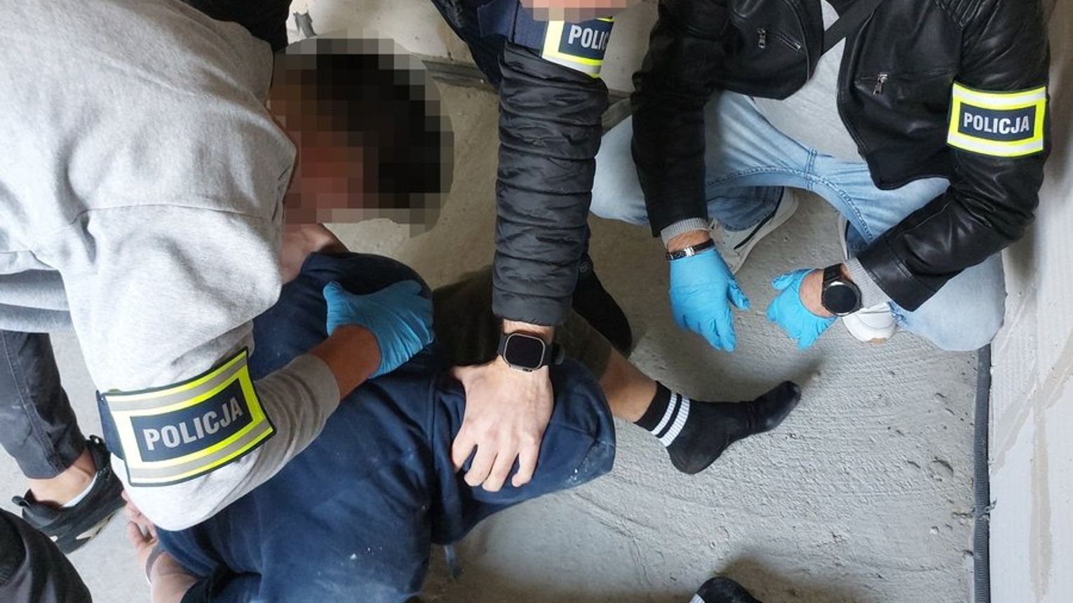 Sprawcy kradzieży z włamaniem do sklepu Łubnie Szlacheckim w rękach policjantów