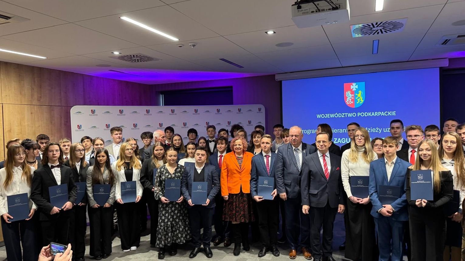 Stypendia dla najzdolniejszych uczniów z Mielca rozdane