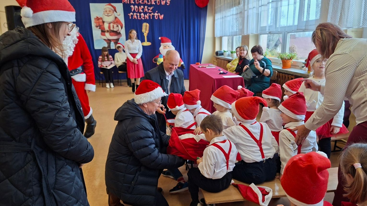 Święty Mikołaj zawitał już do przedszkolaków w Borowej