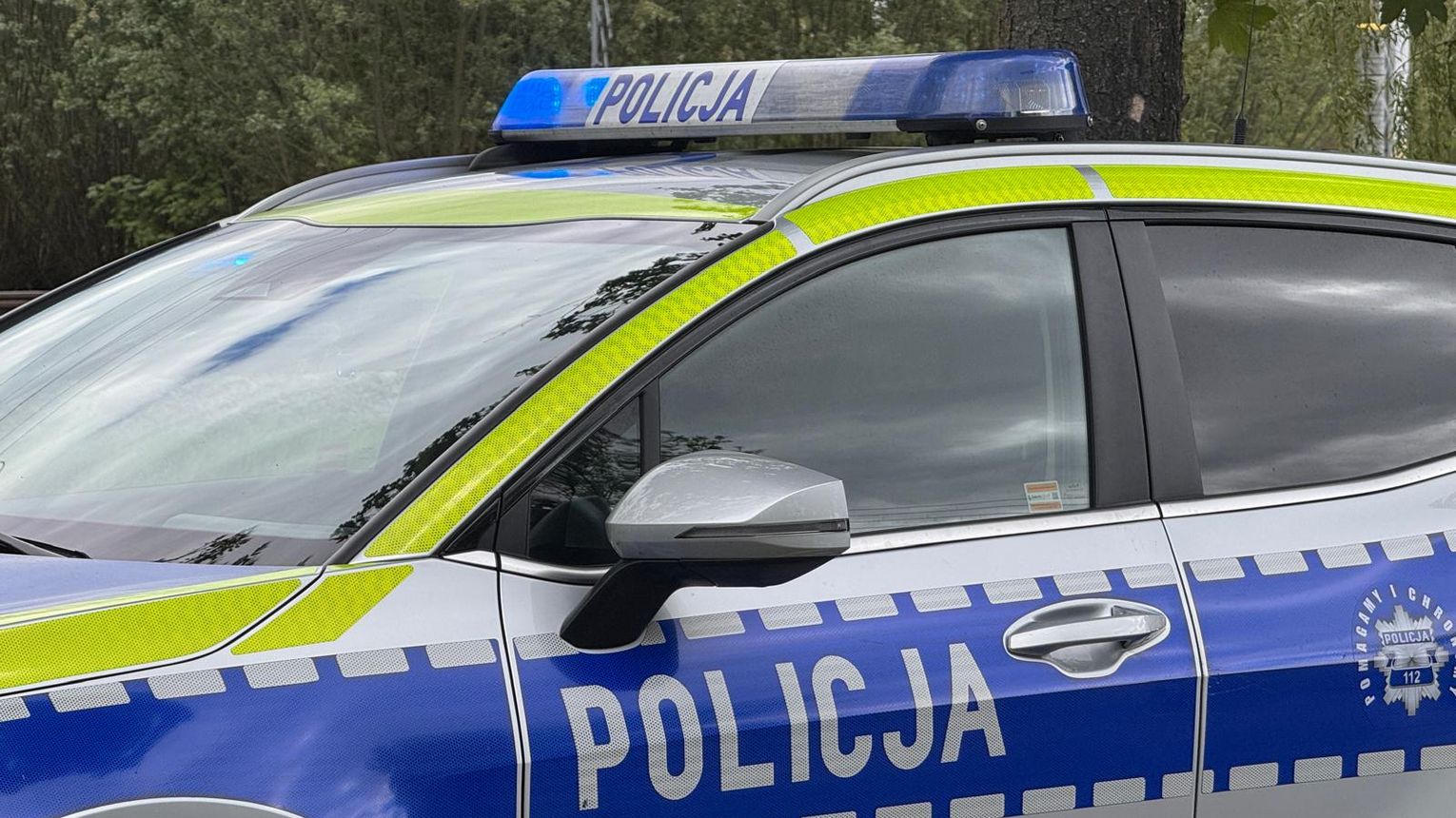 Szaleńczy pościg za pijanym motorowerzystą! Uciekał przed policją, porzucił pojazd i ruszył pieszo