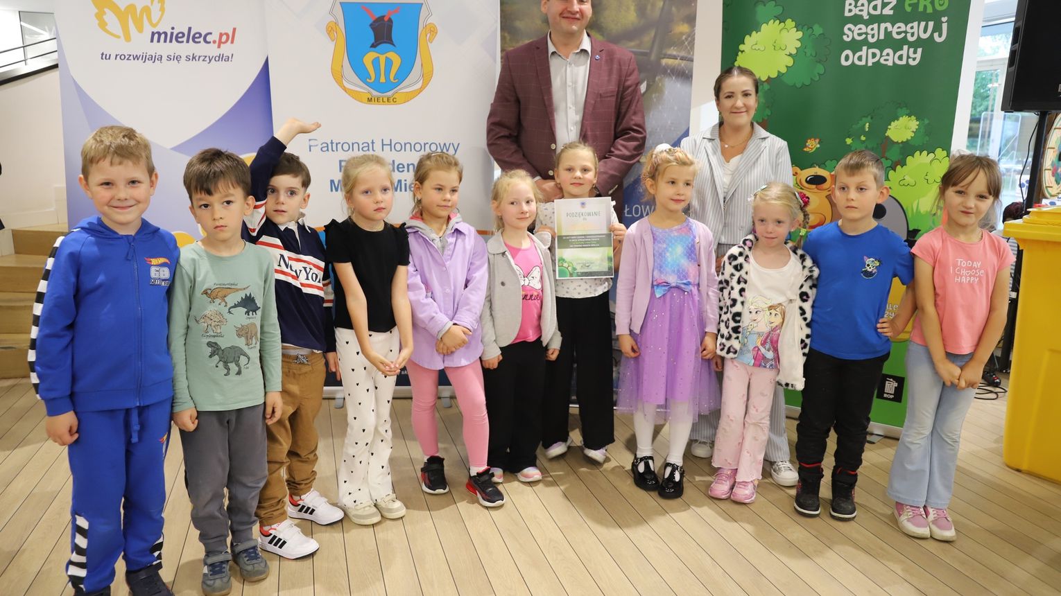 "W naturę z kulturą". Akcja sprzątania Mielca
