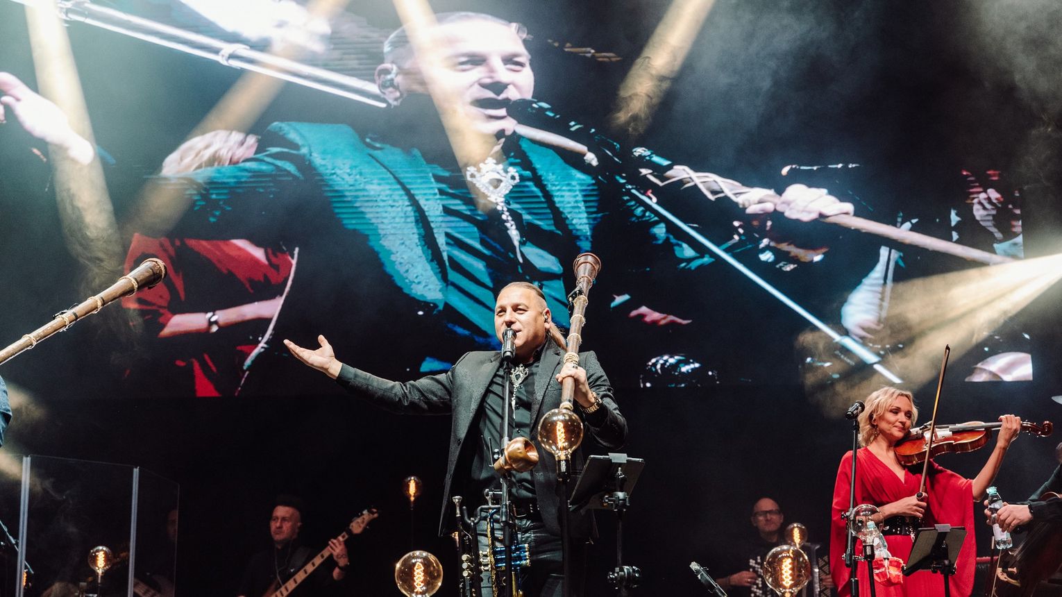 Wspaniały wieczór z Golec UOrkiestra w Hali MOSiR Mielec