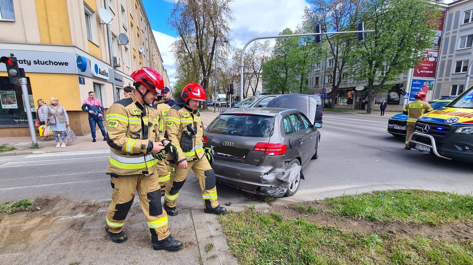 WYPADEK! Utrudnienia na skrzyżowaniu z ulicą Niepodległości