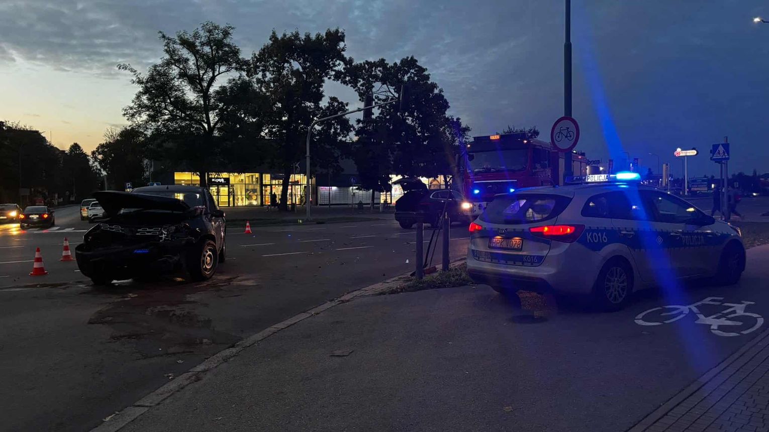Wypadek w Mielcu. Przejazd na czerwonym świetle