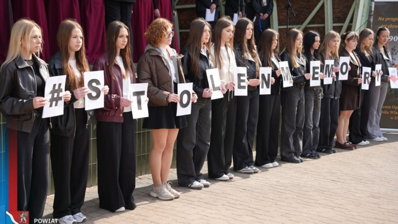 Wystawa #StolenMemory otwarta na dębickim Rynku