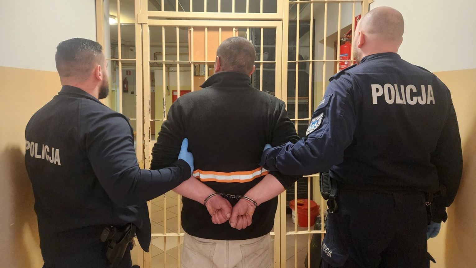 Zaszalał na bogato. Uszkodził 10 samochodów