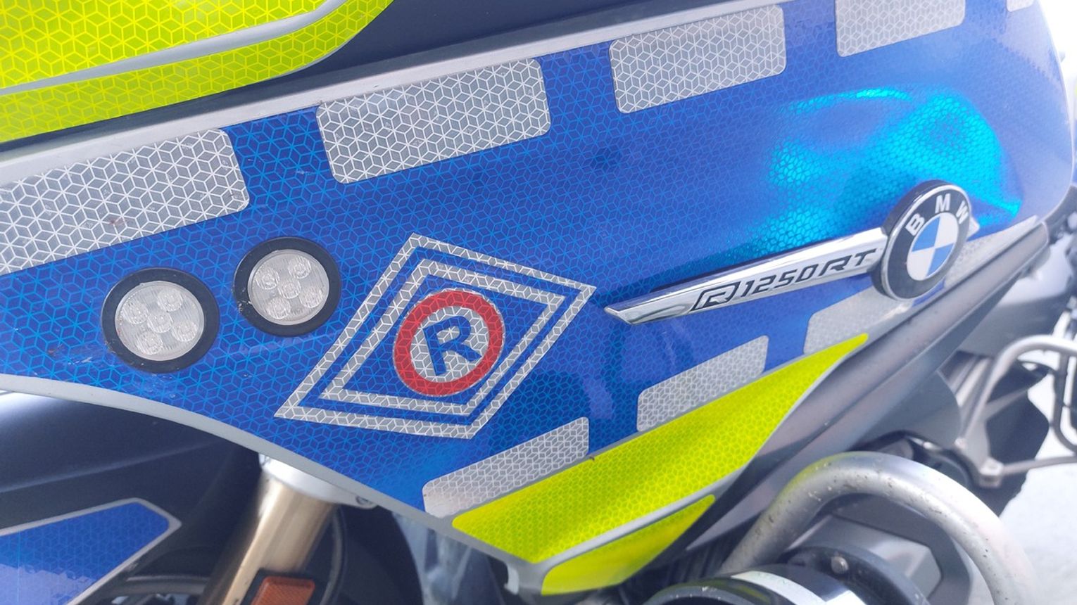 Zatrzymane prawo jazdy, 5 tysięcy zł mandatu i 15 punktów karnych dla kierującej BMW