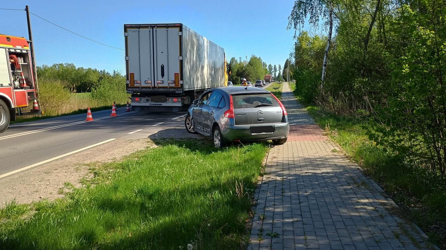 Zderzenie trzech pojazdów na trasie Mielec- Tarnów